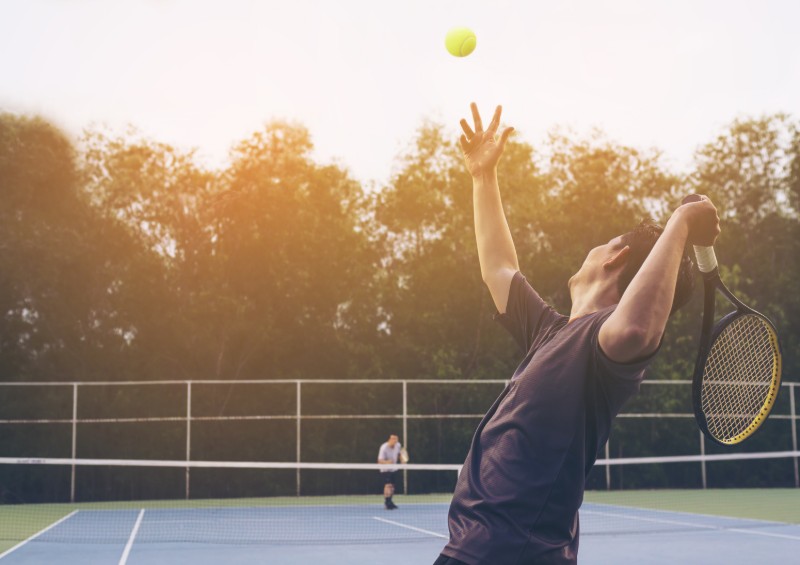Gomito del tennista, quando il dolore è la spia di un problema più grave